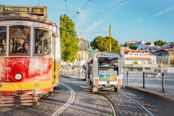 Follow the Tram 28